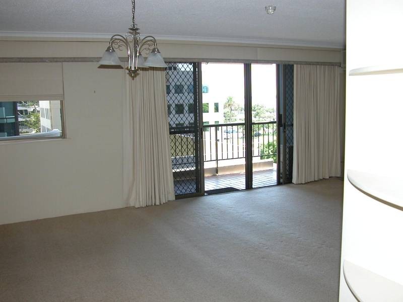 5B/10 Marine Parade, Southport QLD 4215