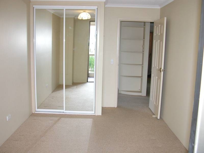 5B/10 Marine Parade, Southport QLD 4215