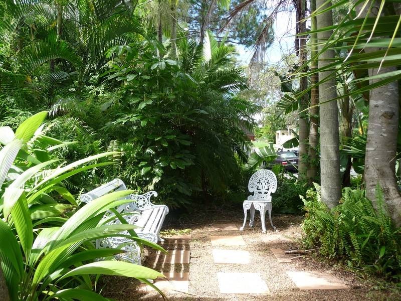 25 Golden Crescent, Southport QLD 4215