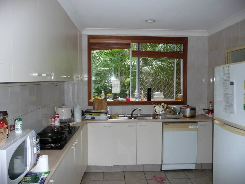 25 Golden Crescent, Southport QLD 4215