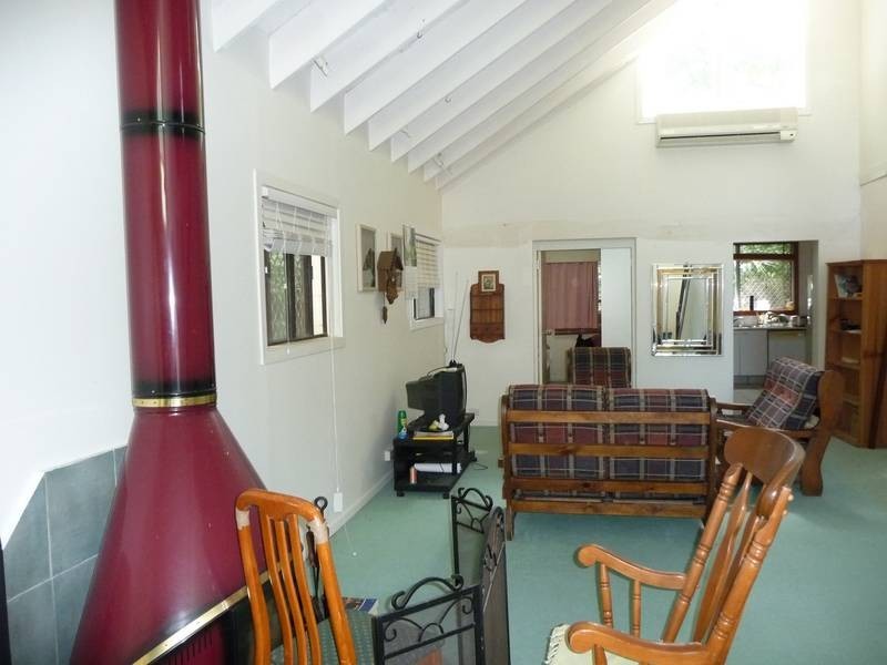 25 Golden Crescent, Southport QLD 4215