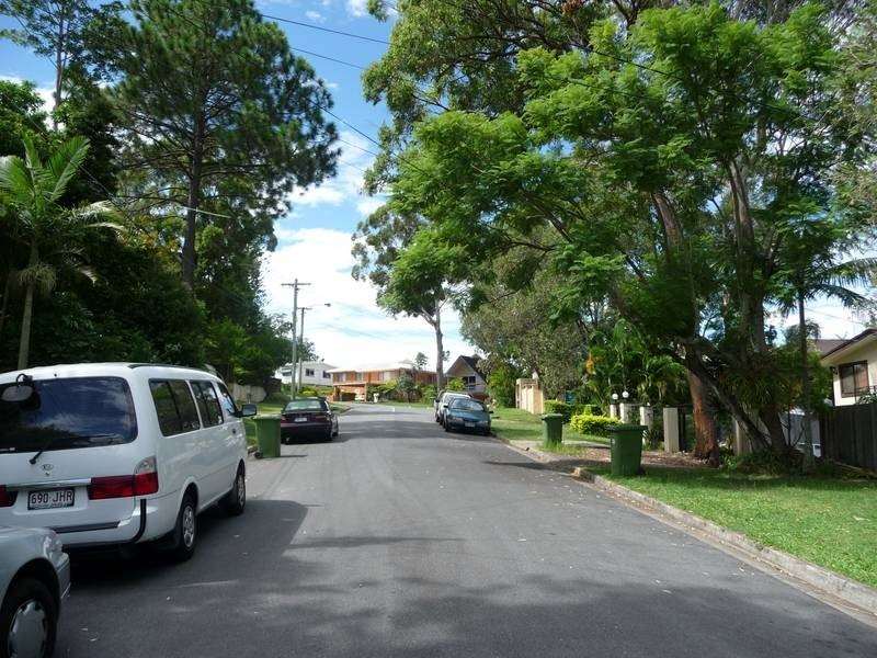 25 Golden Crescent, Southport QLD 4215