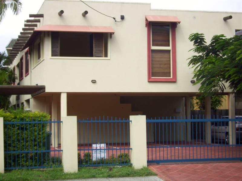 64 Paradise Island, Surfers Paradise QLD 4217