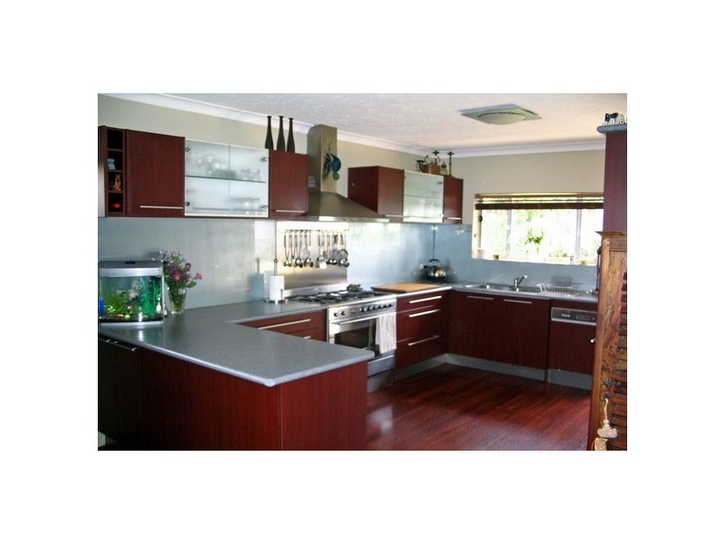 3 Moonah. Avenue, Southport QLD 4215