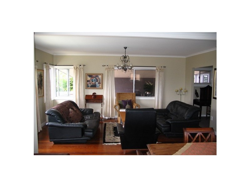 3 Moonah. Avenue, Southport QLD 4215