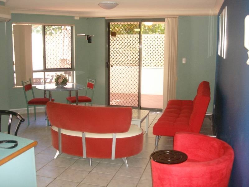 10 Genoa Street, Surfers Paradise QLD 4217