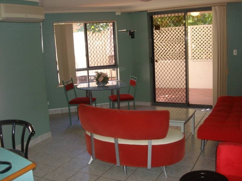 10 Genoa Street, Surfers Paradise QLD 4217