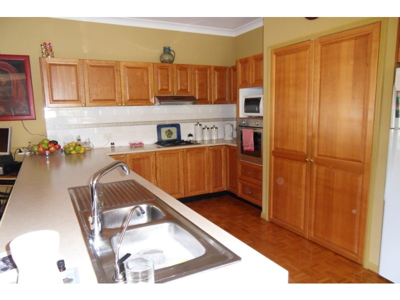 46 Crescent Avenue, Hope Island QLD 4212