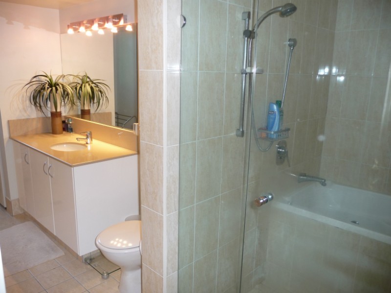 5/2 Adori Street, Chevron Island QLD 4217