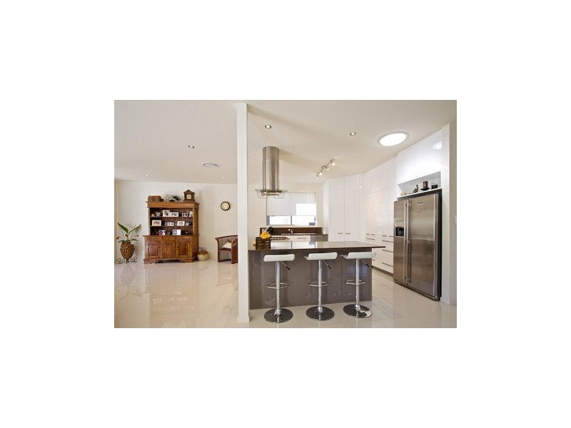 11 Yacht Street, Southport QLD 4215