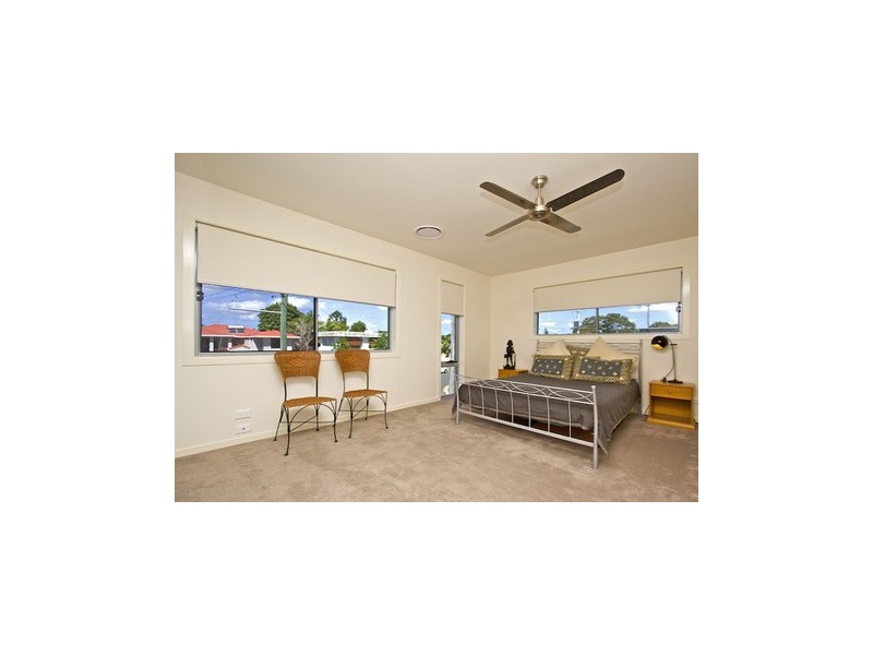 11 Yacht Street, Southport QLD 4215