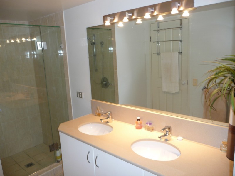 Chevron Island QLD 4217