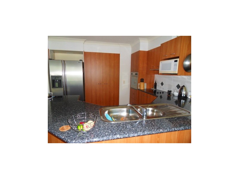 2/5 Virginia Grove, Southport QLD 4215