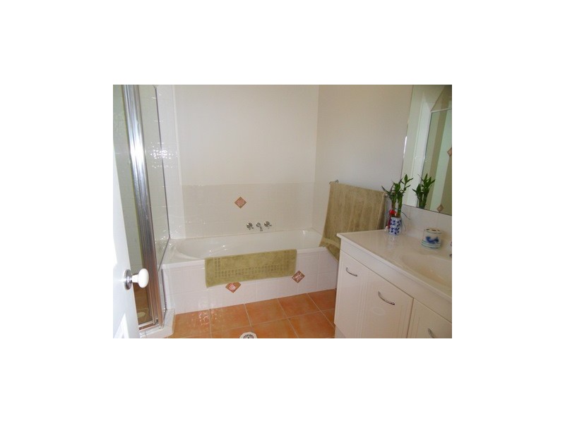 2/5 Virginia Grove, Southport QLD 4215