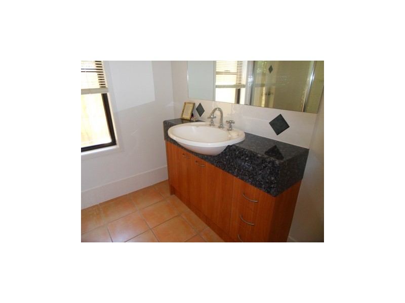 2/5 Virginia Grove, Southport QLD 4215