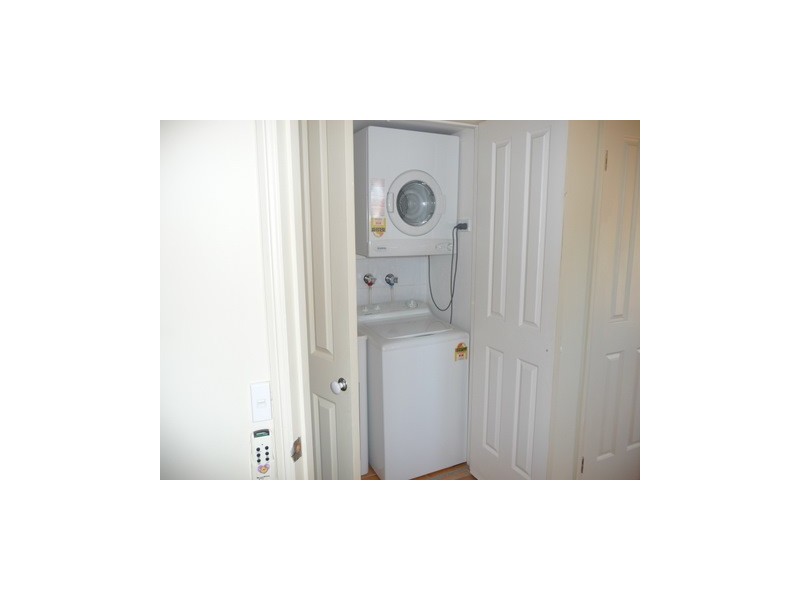 9/12 Paradise Island, ‘Tivoli Apartments’, Surfers Paradise QLD 4217