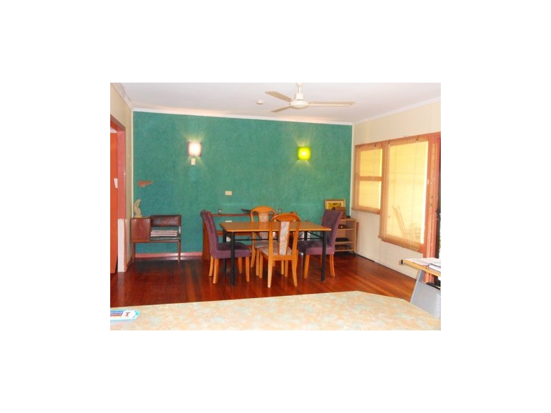 85 Pohlman Street, Southport QLD 4215