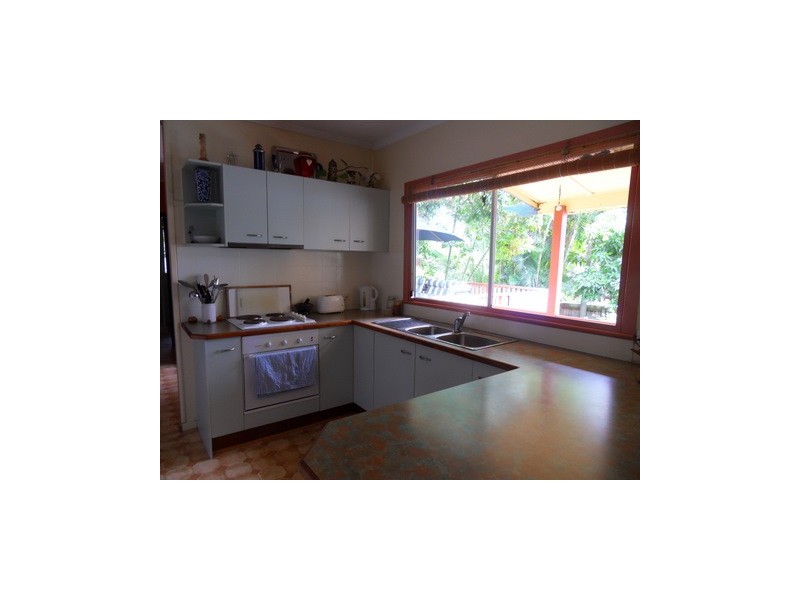 85 Pohlman Street, Southport QLD 4215