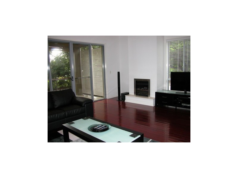 2/22 Billington Street, Labrador QLD 4215