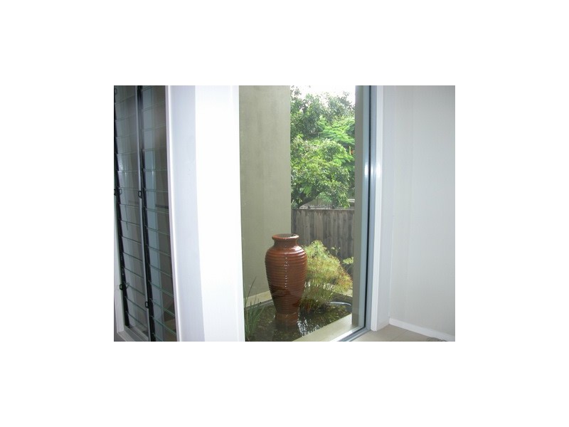 2/22 Billington Street, Labrador QLD 4215