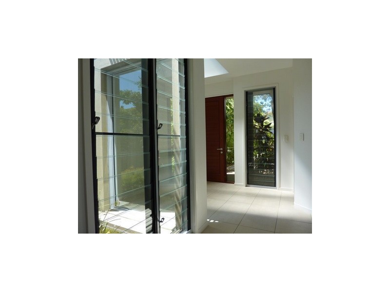 2/22 Billington Street, Labrador QLD 4215