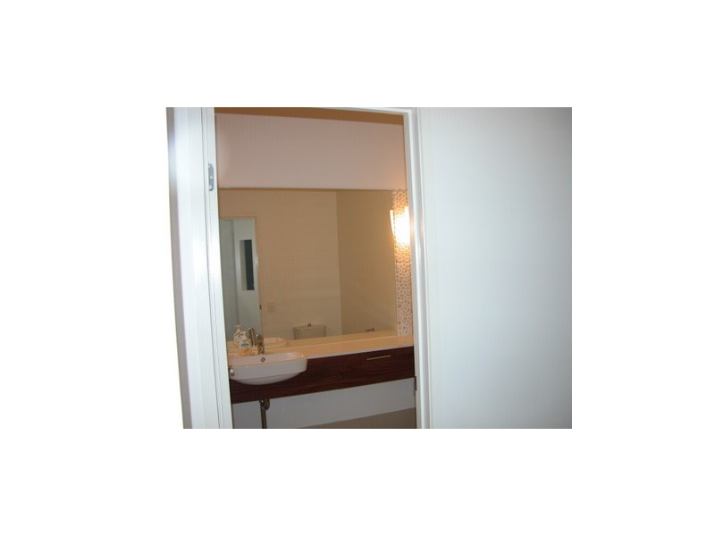 2/22 Billington Street, Labrador QLD 4215