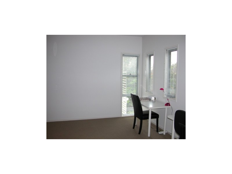 2/22 Billington Street, Labrador QLD 4215