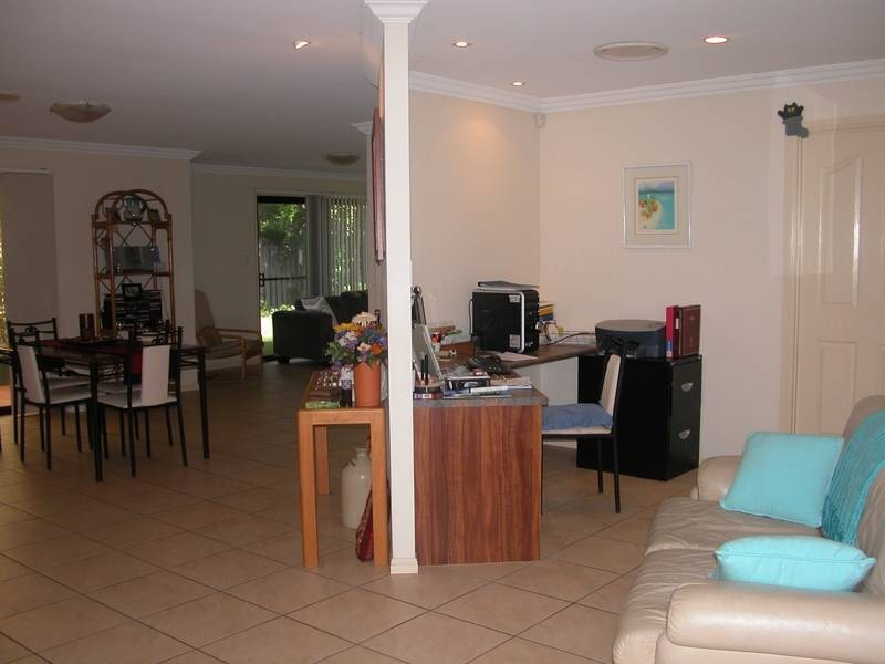 54 Crestwood Drive, Molendinar QLD 4214