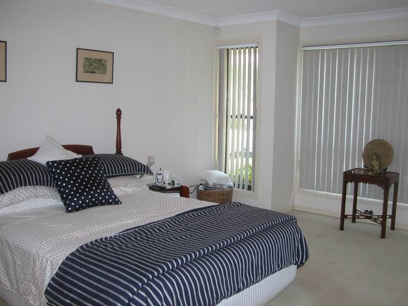 54 Crestwood Drive, Molendinar QLD 4214