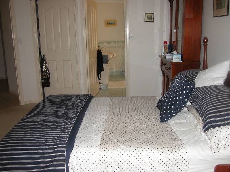 54 Crestwood Drive, Molendinar QLD 4214