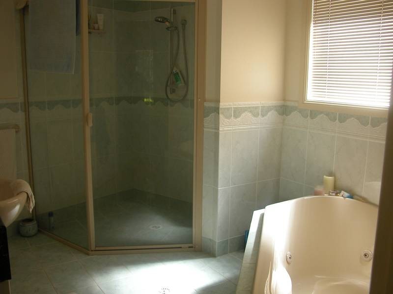 54 Crestwood Drive, Molendinar QLD 4214