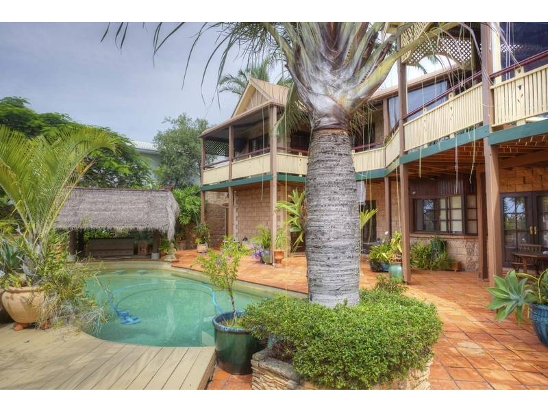 27 Amethyst Court, Carrara QLD 4211