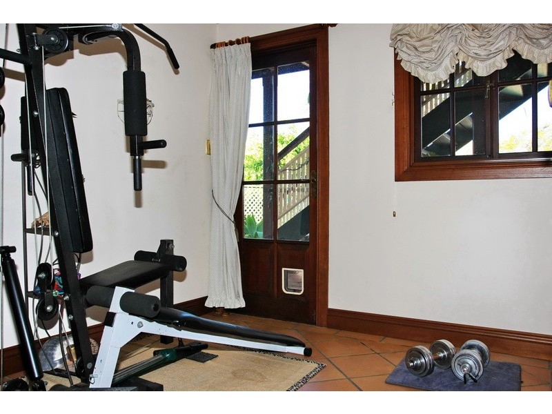 27 Amethyst Court, Carrara QLD 4211