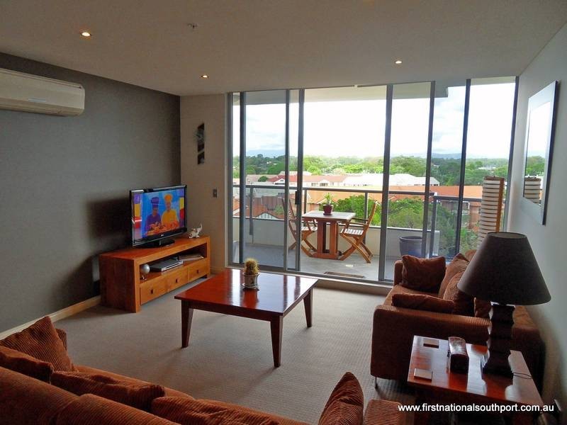 814/3 ‘Breezes’ Como Crescent, Southport QLD 4215