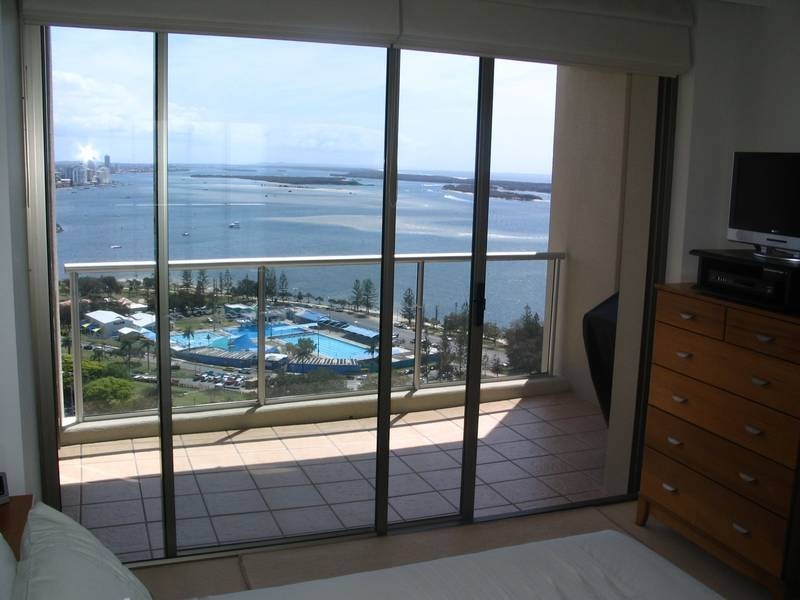 2402/50 Marine Parade., Southport QLD 4215