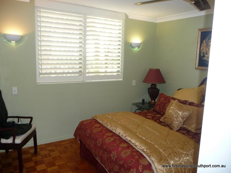 4/2 Adori Street, Chevron Island QLD 4217