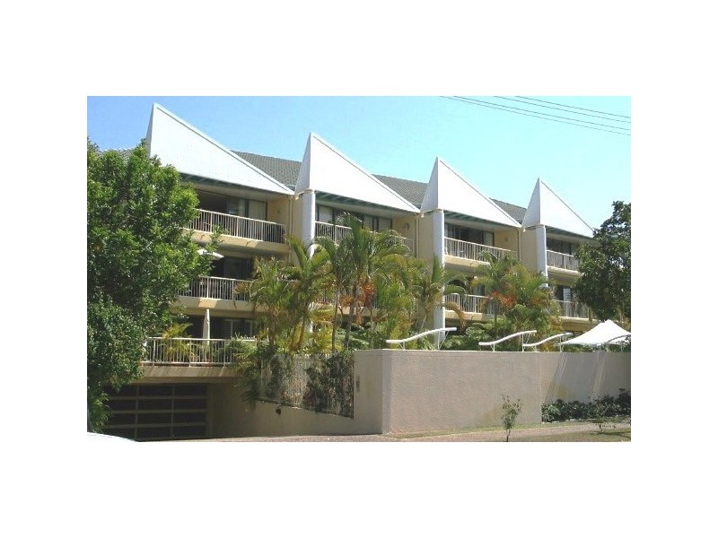 4/2 Adori Street, Chevron Island QLD 4217
