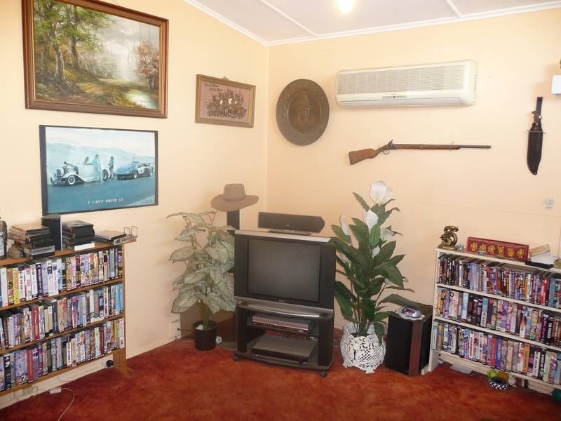 90 Turpin Road, Labrador QLD 4215