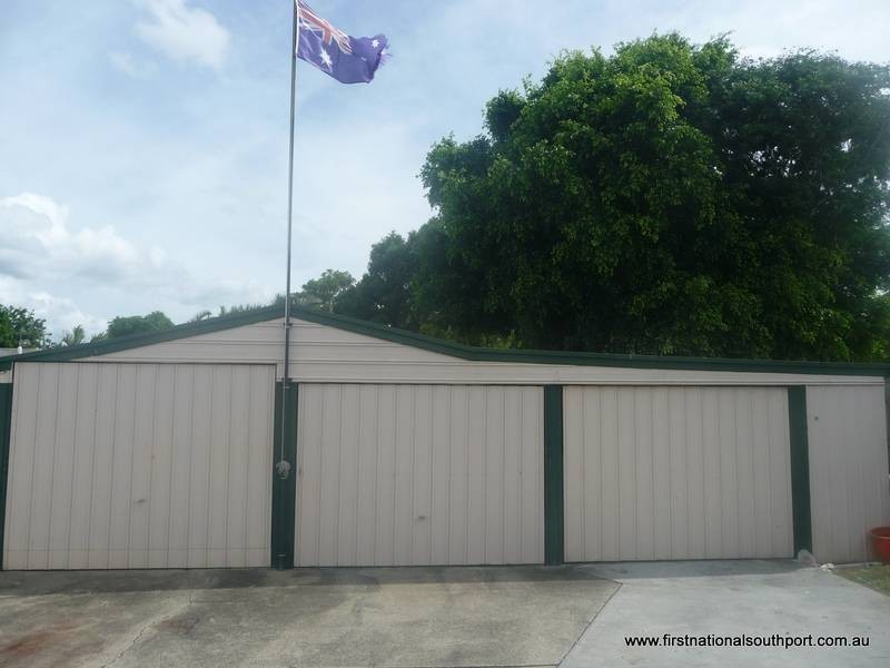 90 Turpin Road, Labrador QLD 4215