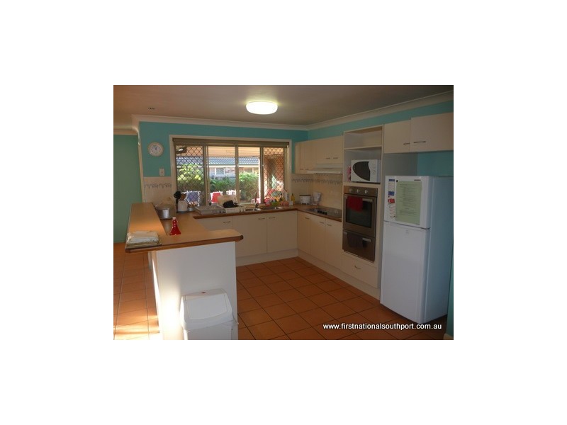 15 Cherry Hill Crescent, Parkwood QLD 4214