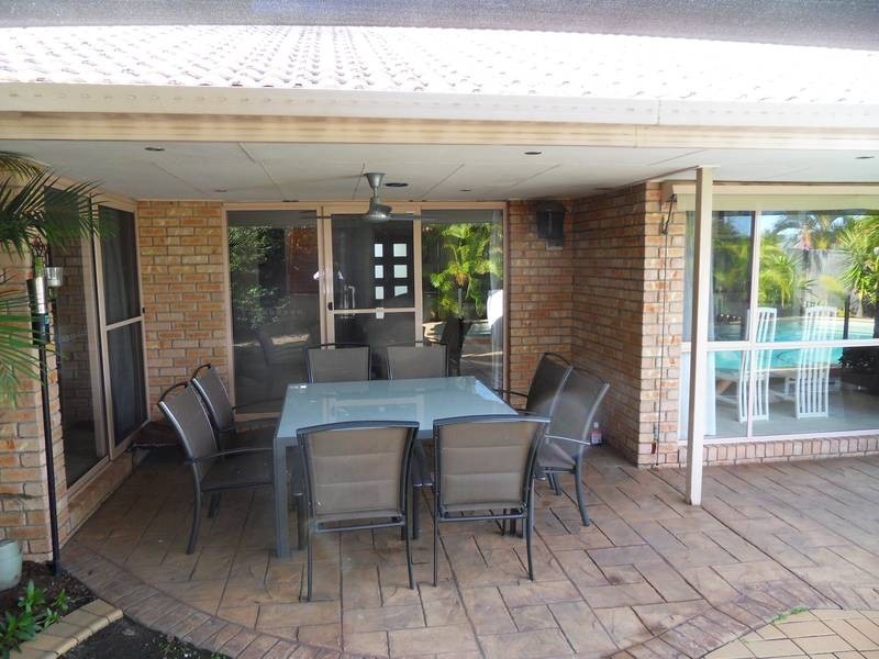 17 Cherry Hill Crescent, Parkwood QLD 4214