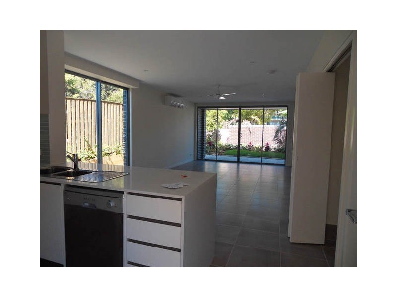 39 Gordon Street, Labrador QLD 4215