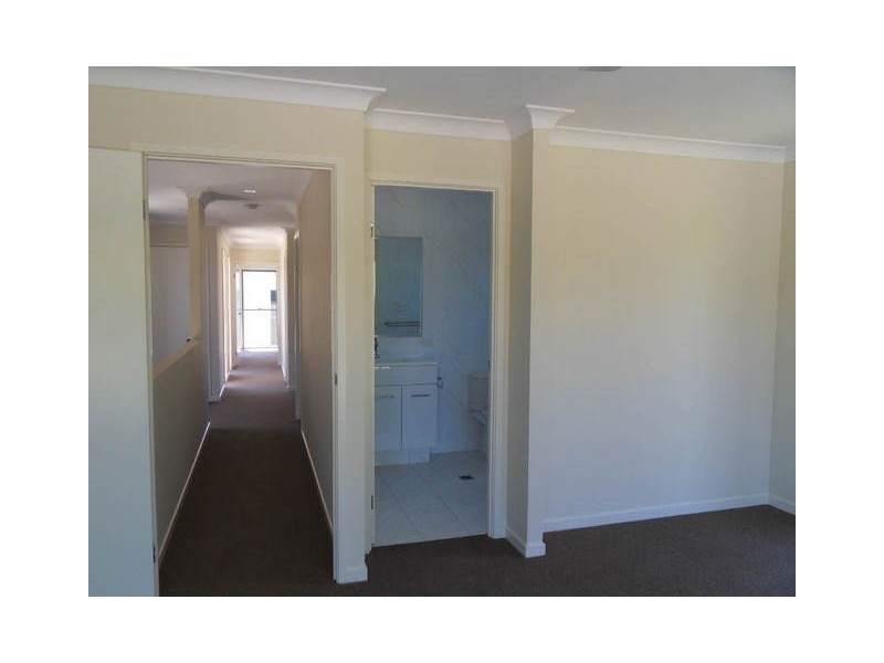 39 Gordon Street, Labrador QLD 4215