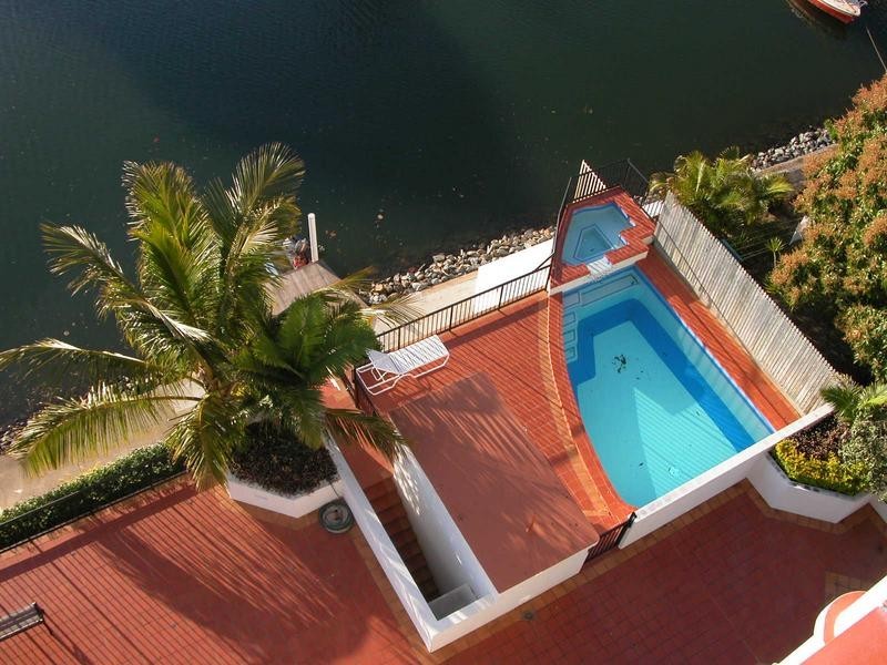 9/12 Paradise Island, Surfers Paradise QLD 4217