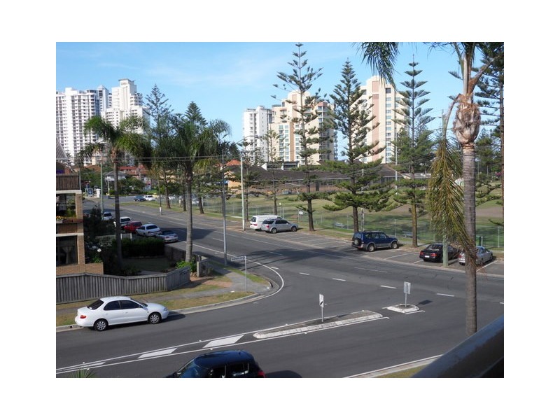 9/150 Surf Parade, Broadbeach QLD 4218