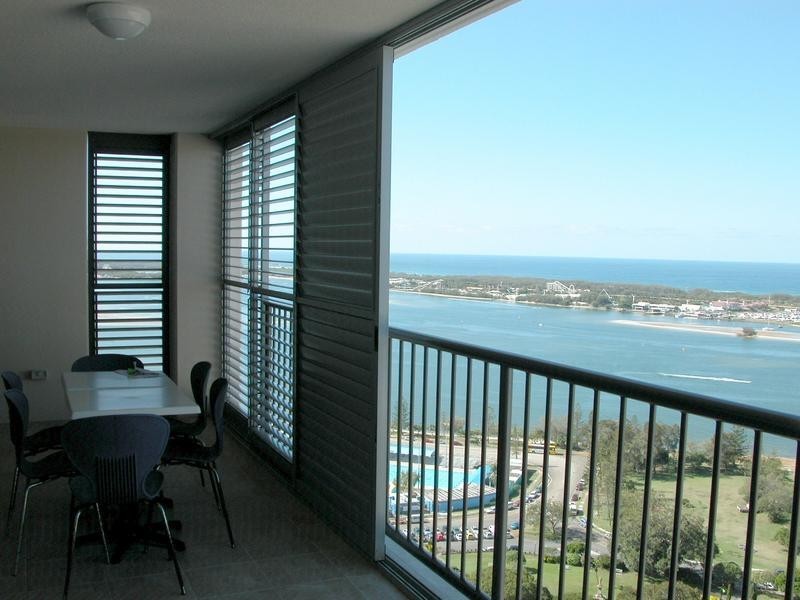 284/105 Scarborough Street, Southport QLD 4215