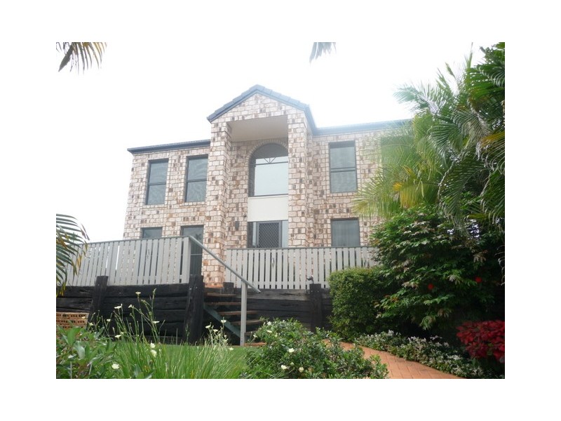 4 West Mountain Court, Parkwood QLD 4214