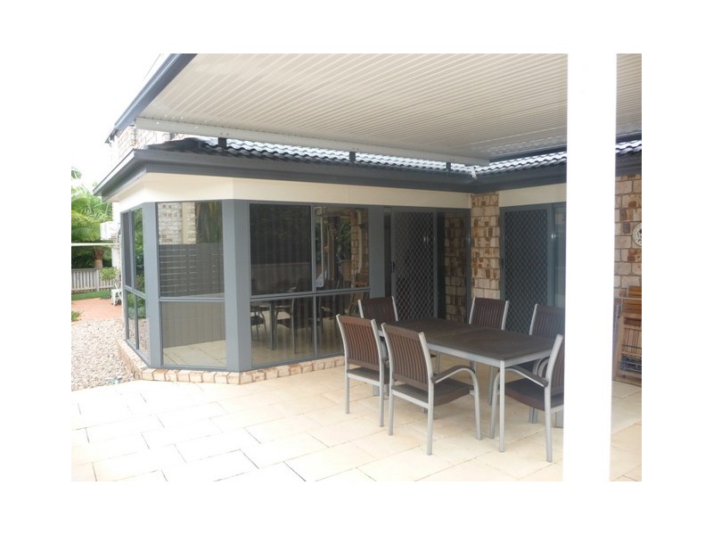 4 West Mountain Court, Parkwood QLD 4214