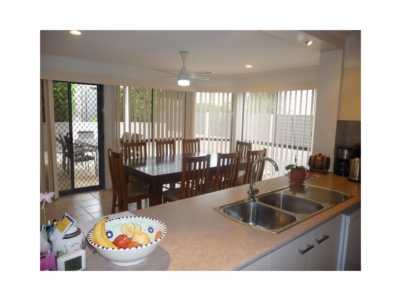 4 West Mountain Court, Parkwood QLD 4214