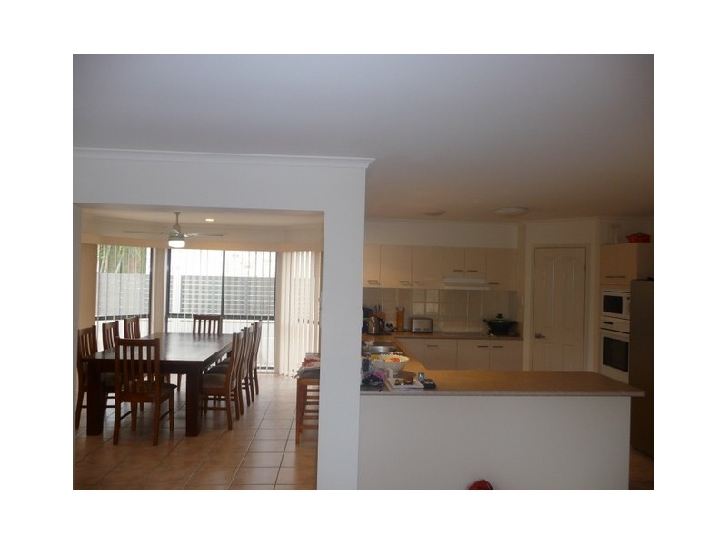 4 West Mountain Court, Parkwood QLD 4214